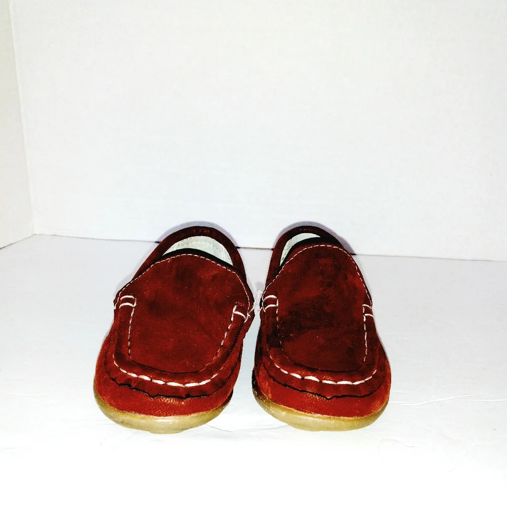 Conda size 23 (US 7) faux leather slip on loafers